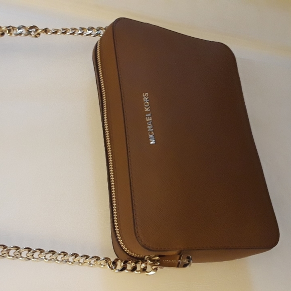 NWOT Micheal Kors Crossbody Jet Set Pocketbook Saffino Leather - Picture 5 of 17